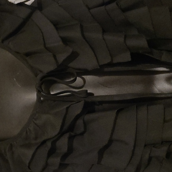 FOREVER Black Ruffle Pattern Vest - Picture 3 of 6